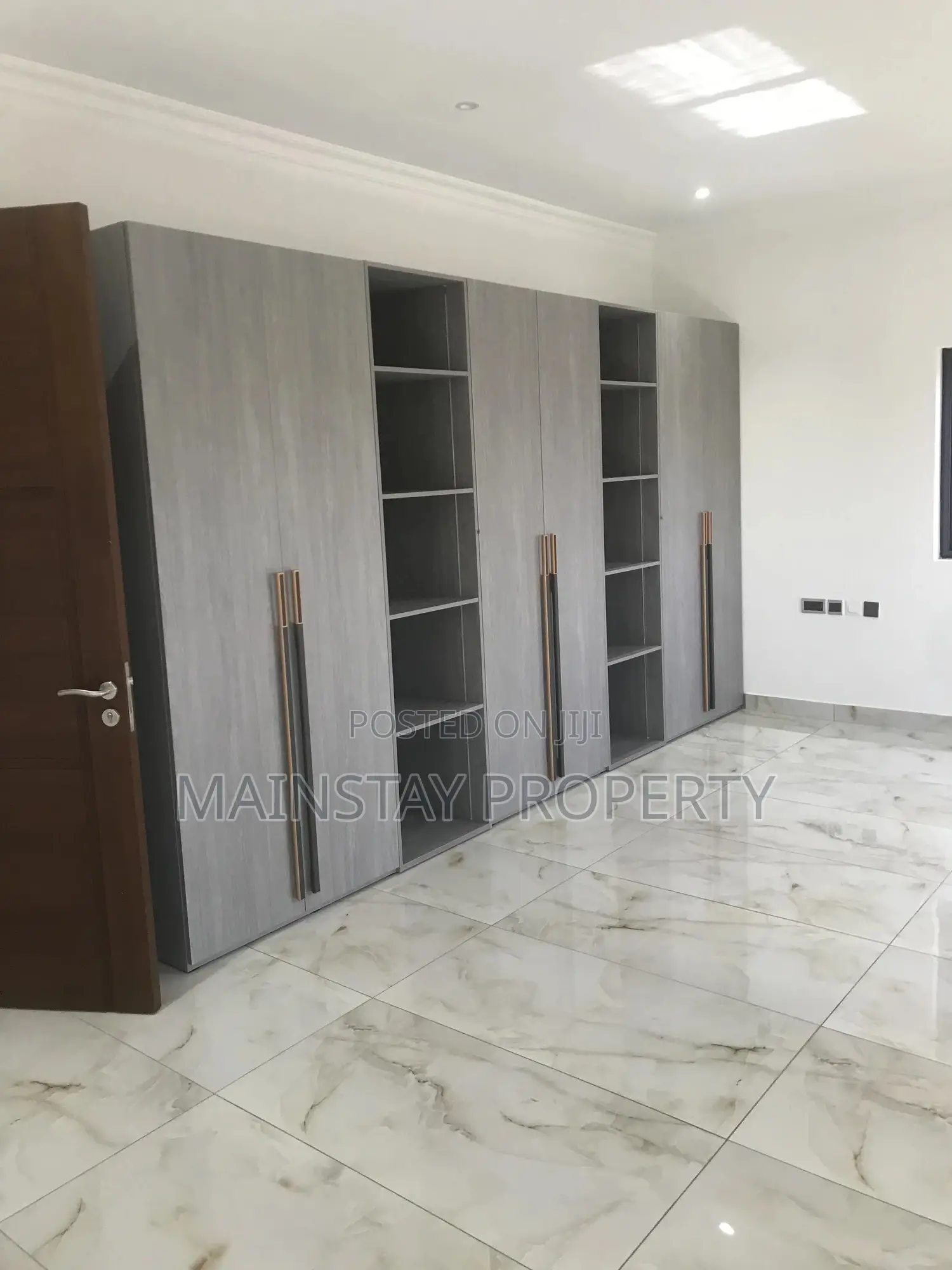 4bdrm Townhouse / Terrace in Mainstay Estates, East Legon for rent