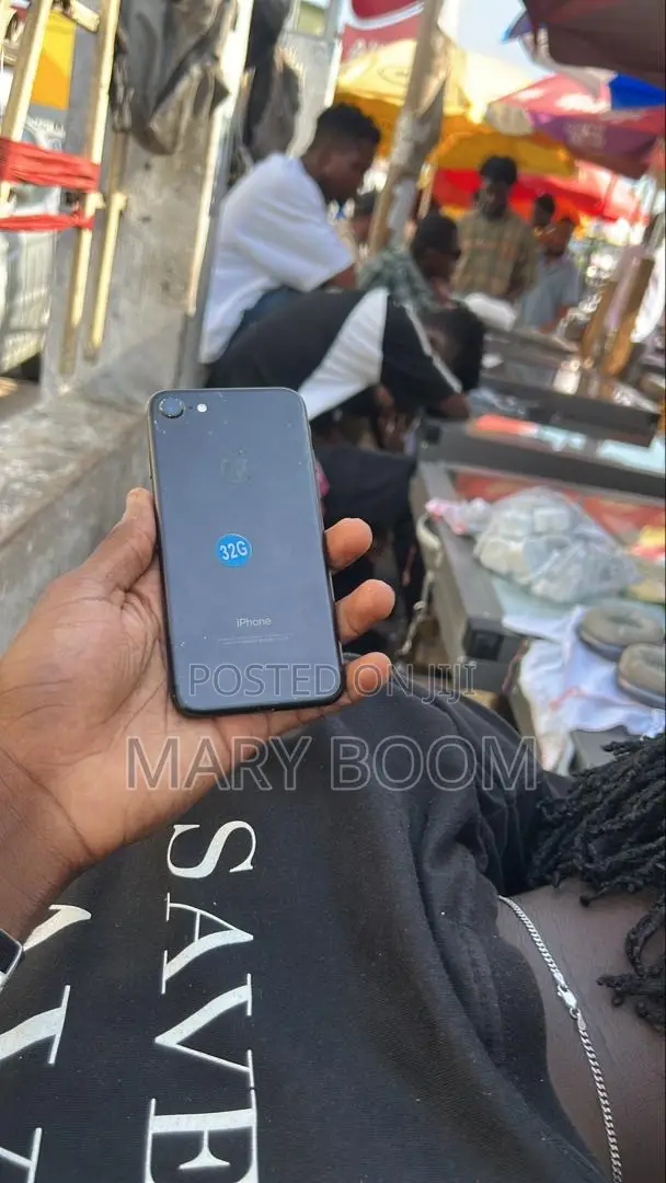 Apple iPhone 7 32 GB Black