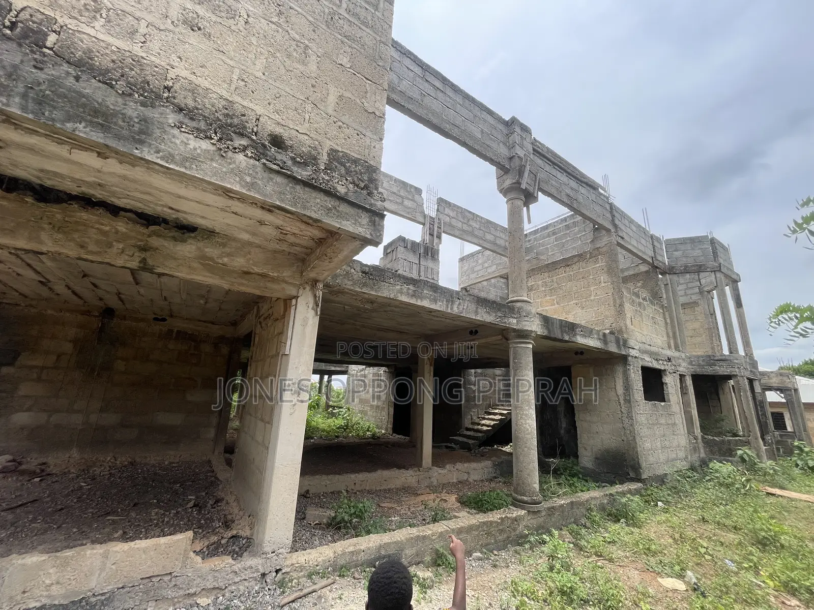 10bdrm House in Kumasi Metropolitan for sale