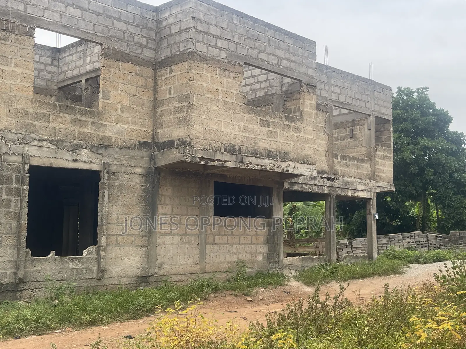 10bdrm House in Kumasi Metropolitan for sale