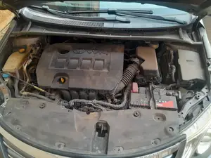 Toyota Avensis 2.0 Advanced 2010 Gray