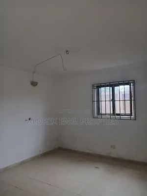 3bdrm Apartment in Foster Home, Frafraha for rent