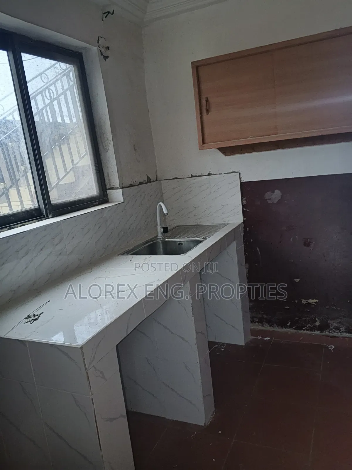 3bdrm Apartment in Foster Home, Frafraha for rent