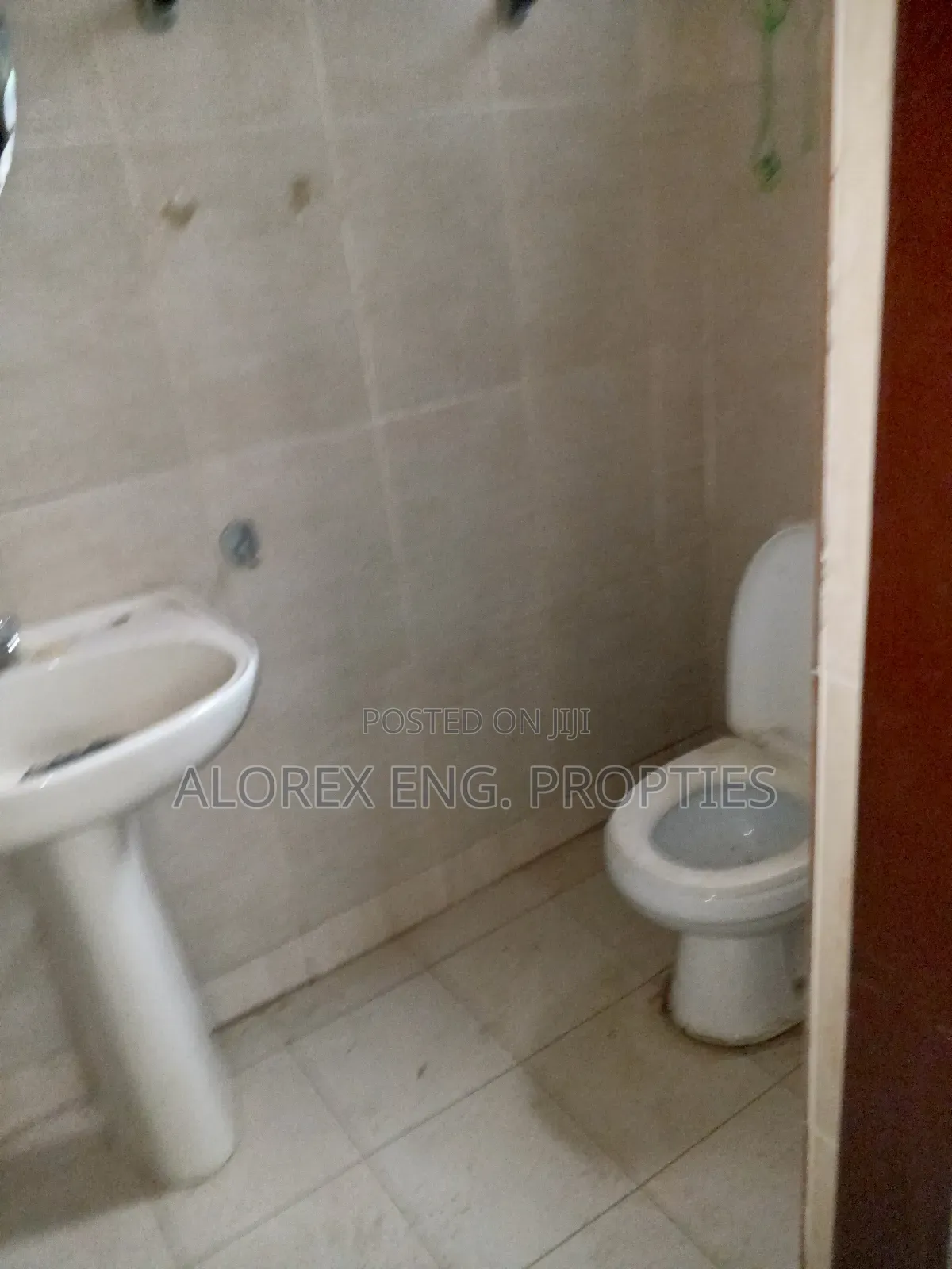 3bdrm Apartment in Foster Home, Frafraha for rent