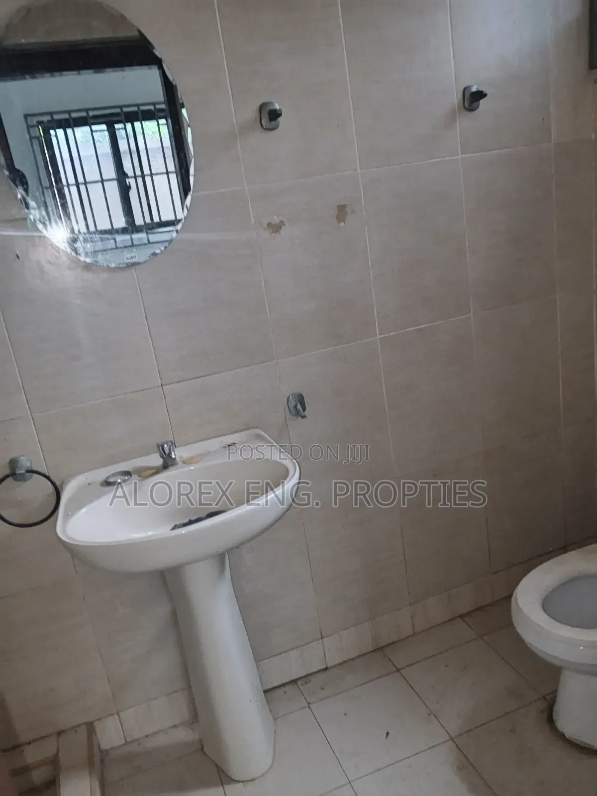 3bdrm Apartment in Foster Home, Frafraha for rent