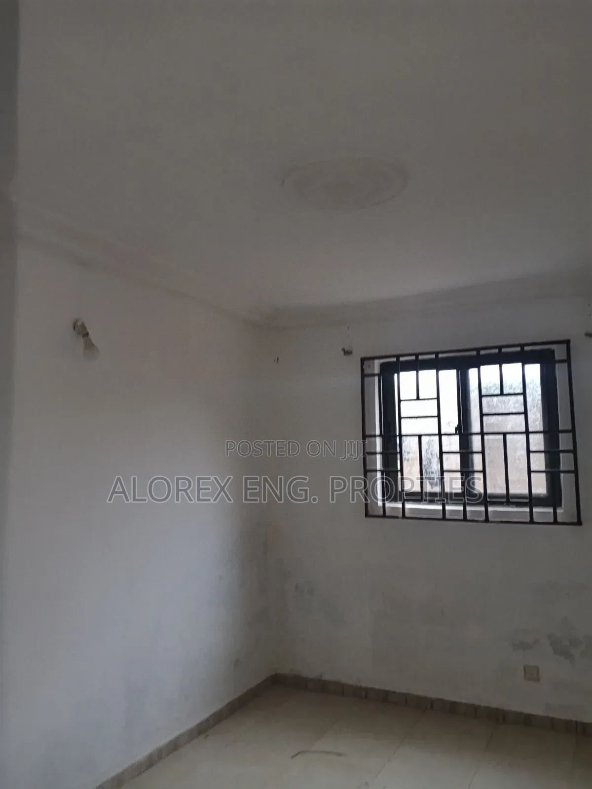 3bdrm Apartment in Foster Home, Frafraha for rent