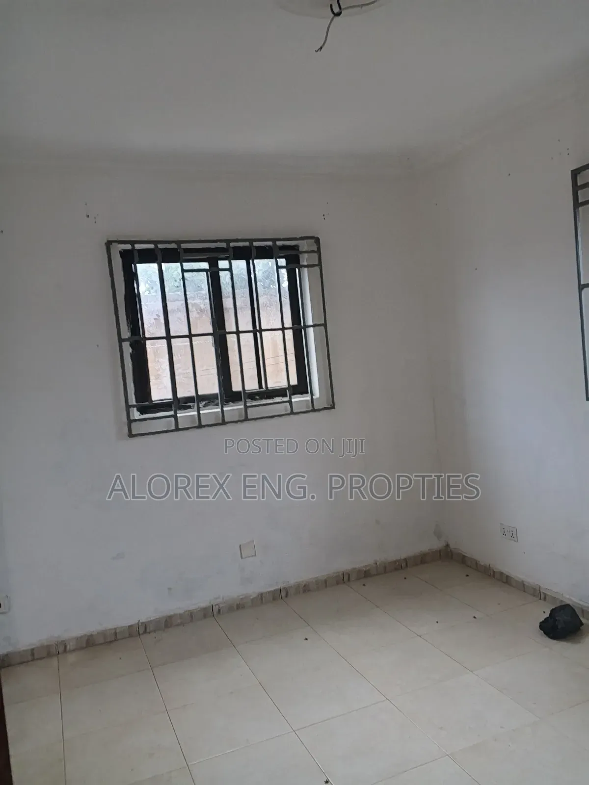 3bdrm Apartment in Foster Home, Frafraha for rent