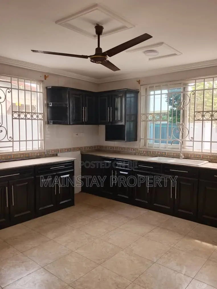 4bdrm House in Spintex for rent