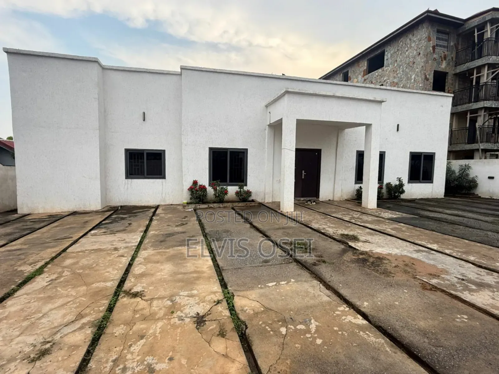 3bdrm House in Oyarefa Ghana Flag, Owusu Ansah for sale