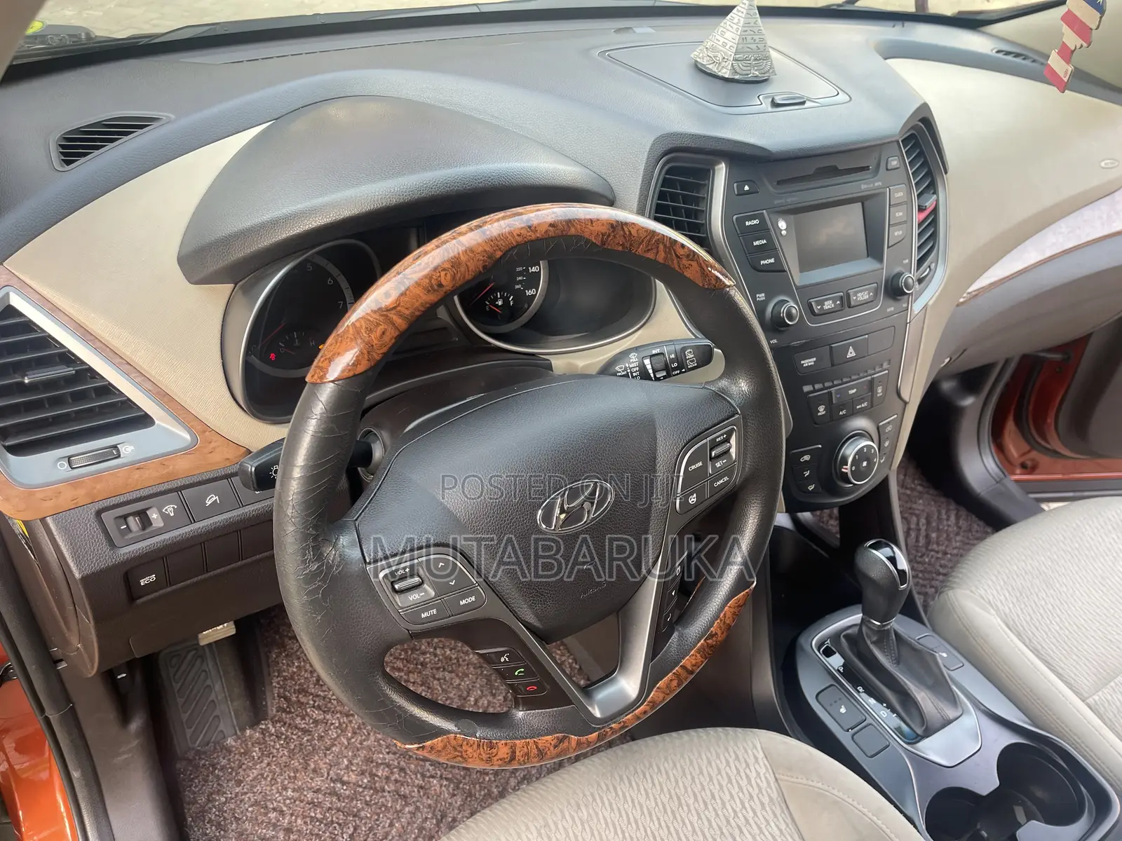 Hyundai Santa Fe SE FWD 2017 Orange