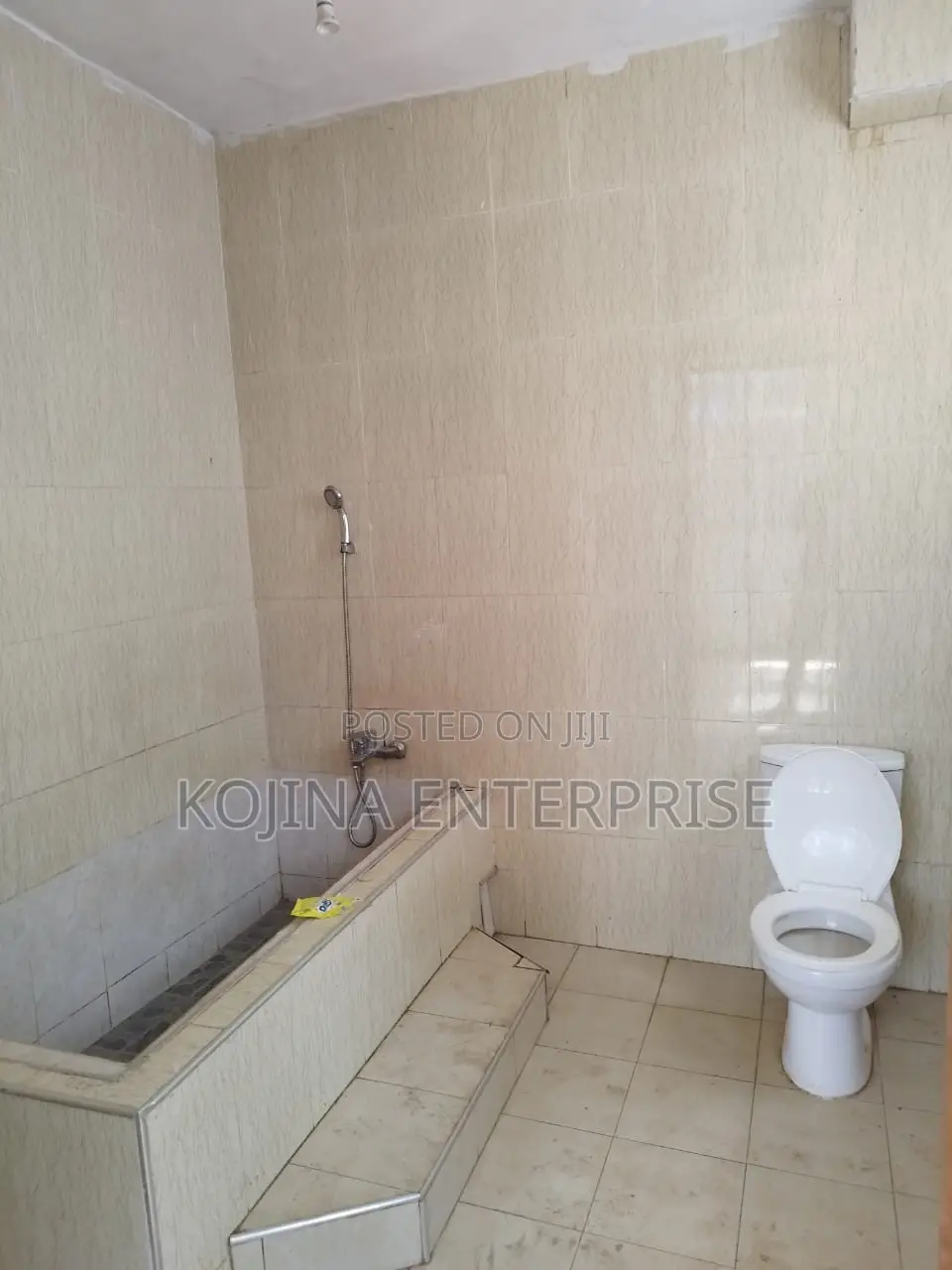 3bdrm Apartment in Ahenema Kokoben, Kumasi Metropolitan for rent