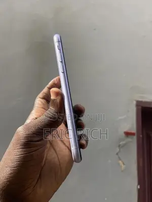 Apple iPhone 11 64 GB Purple