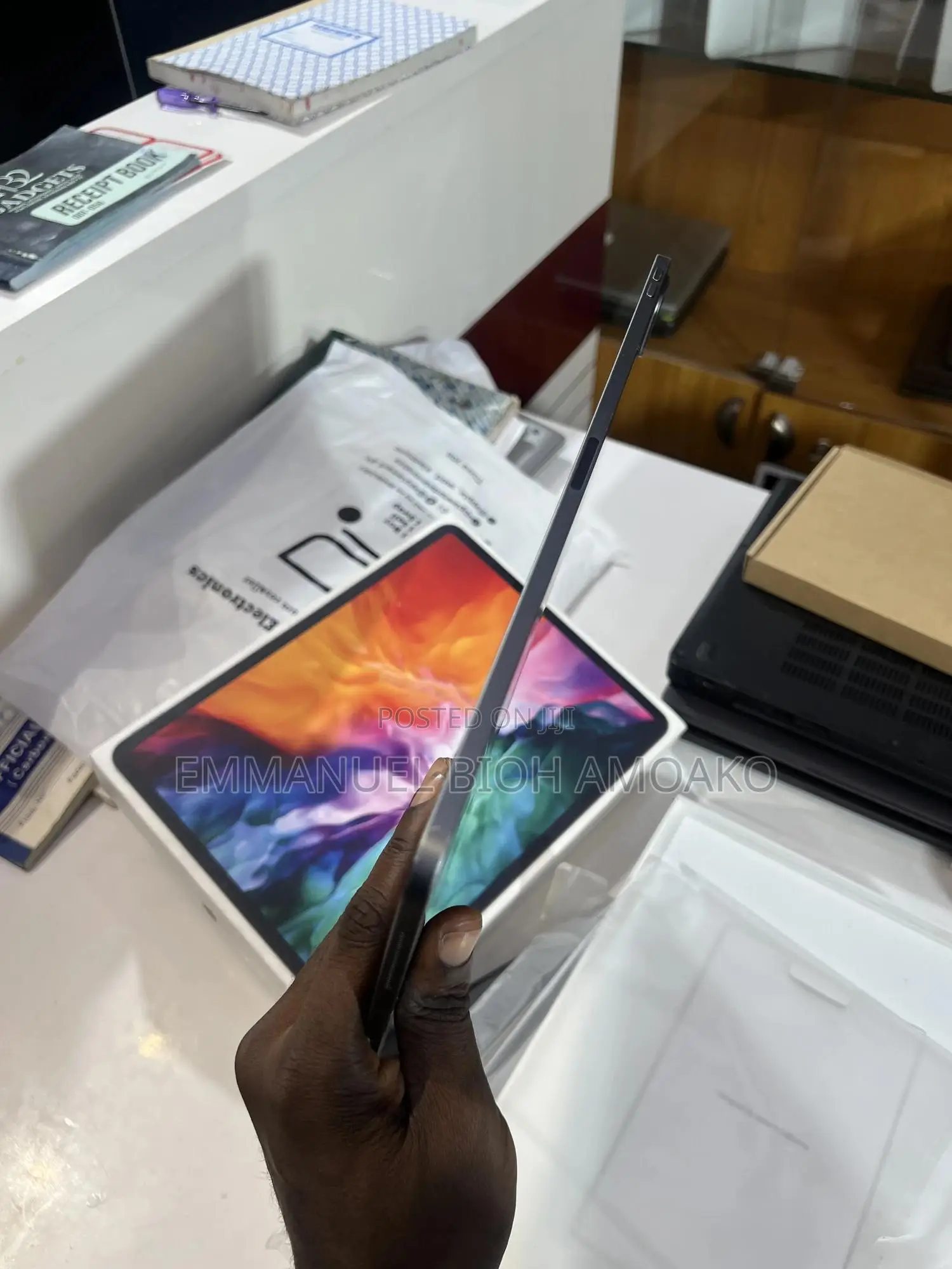Apple iPad Pro 12.9 (2020) 256 GB Gray