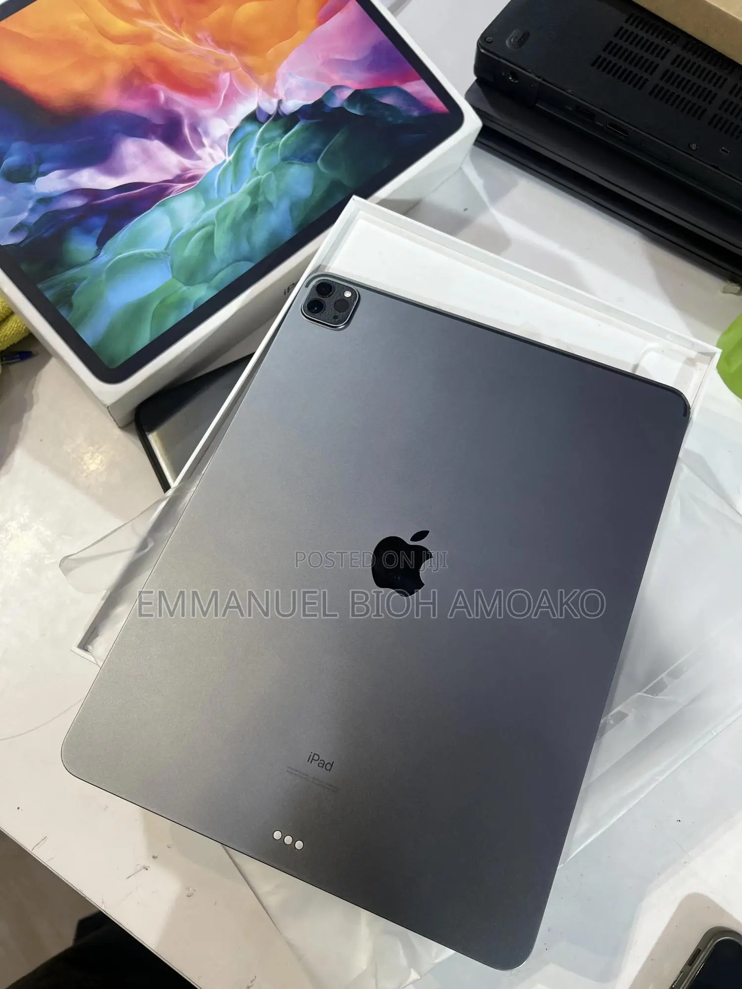 Apple iPad Pro 12.9 (2020) 256 GB Gray