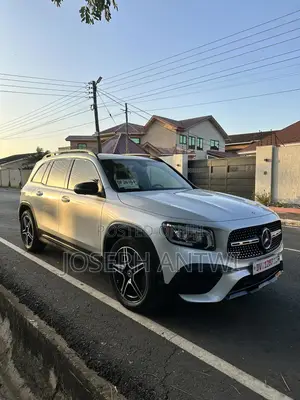Mercedes-Benz GLB-Class GLB 250 4MATIC 2021 Silver
