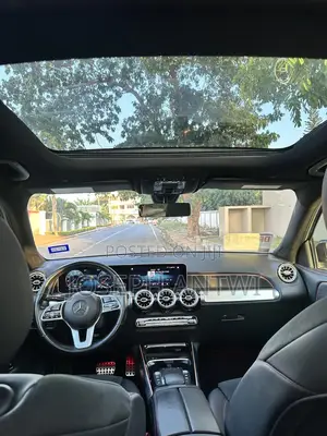 Mercedes-Benz GLB-Class GLB 250 4MATIC 2021 Silver