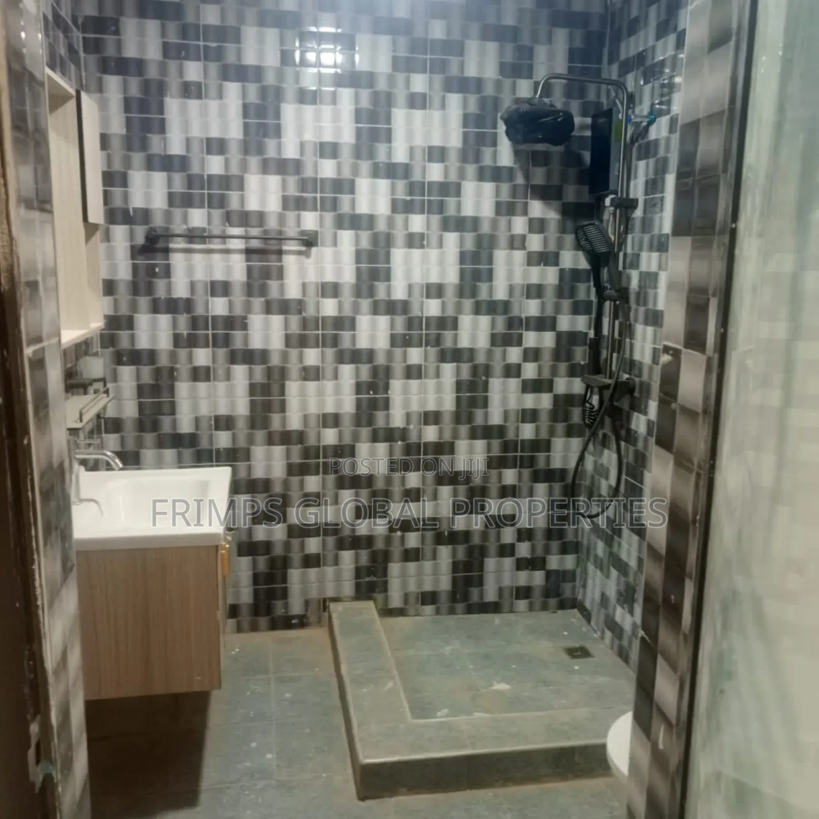 4bdrm House in Oyarifa Mall Area for sale