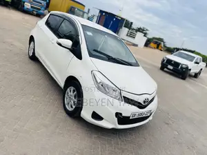 Toyota Vitz 1.3 FWD 3dr 2012 White