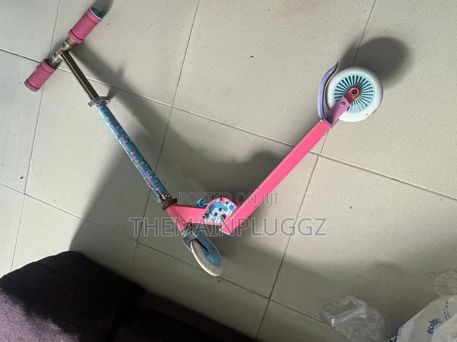 Childrens L.O.L. Surprise! Foldable Inline Scooter