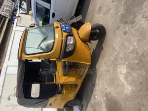 TVS King Deluxe Plus iTouch Start 2022 Yellow