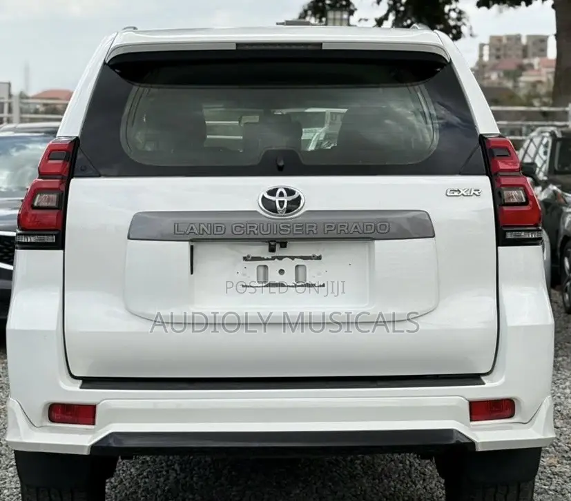 Toyota Land Cruiser Prado 2018 White