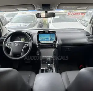 Toyota Land Cruiser Prado 2018 White