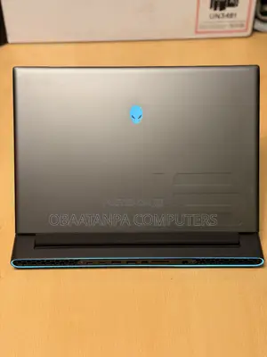 New Laptop Dell Allienware M18 R1 48GB Intel Core i7 SSD 1T