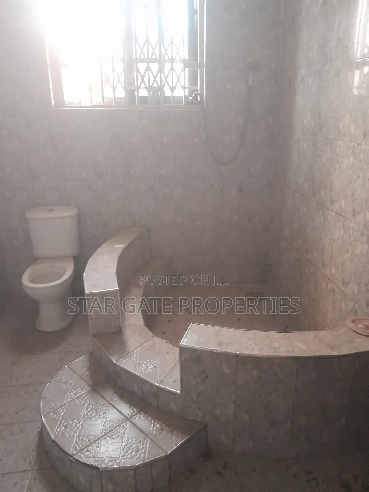 2bdrm Apartment in Duase, Kumasi Metropolitan for rent