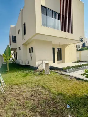 4bdrm Duplex in East Legon, American House for sale