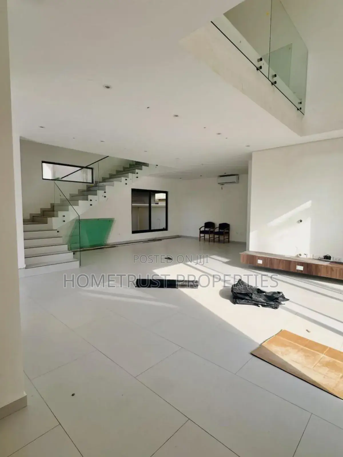 4bdrm Duplex in East Legon, American House for sale