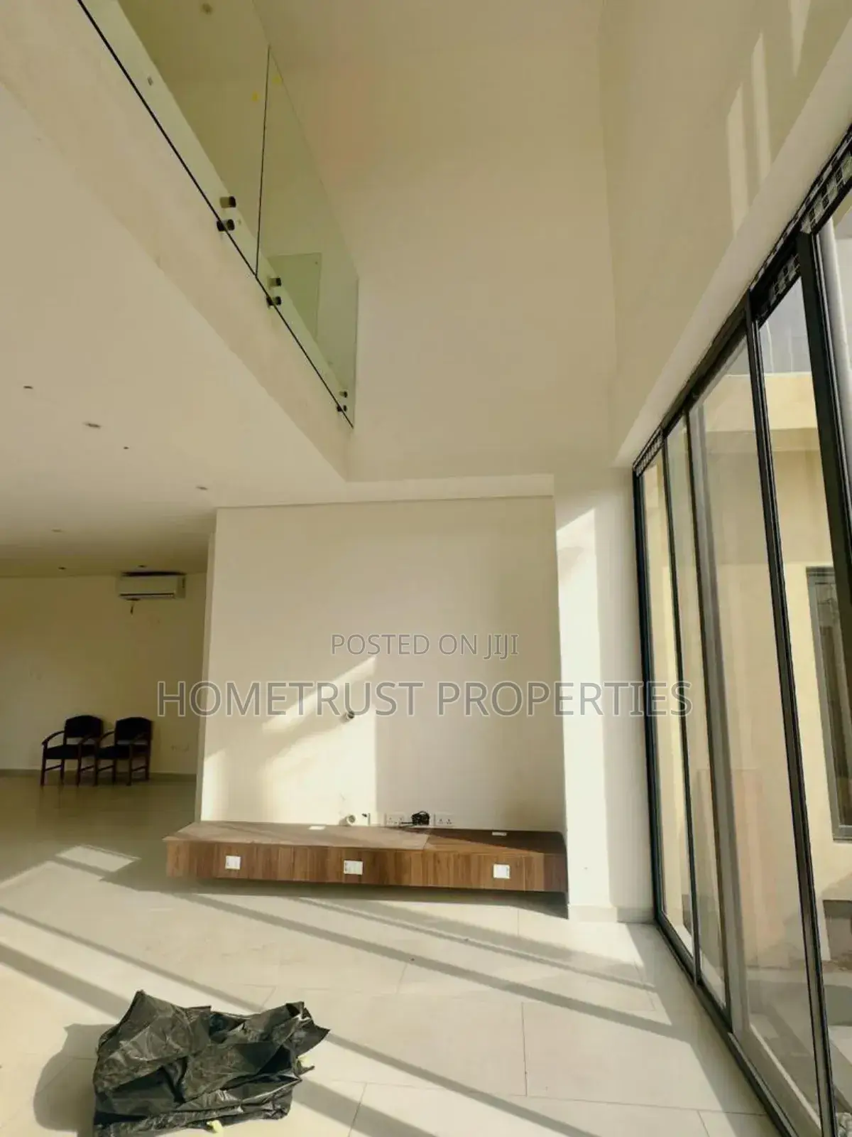4bdrm Duplex in East Legon, American House for sale