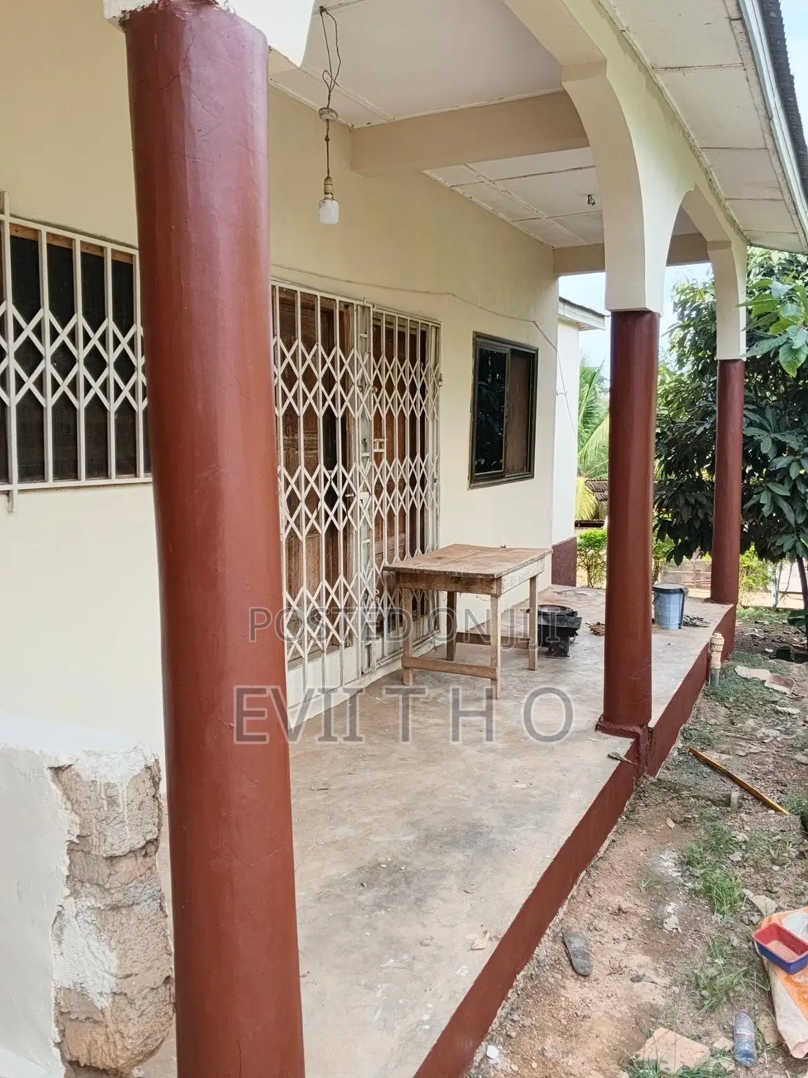 6bdrm House in Sarpstar Real, Sunyani Municipal for sale