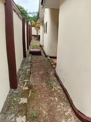 6bdrm House in Sarpstar Real, Sunyani Municipal for sale