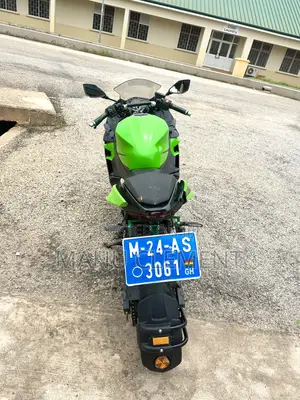 Kawasaki Ninja 400 2022 Green