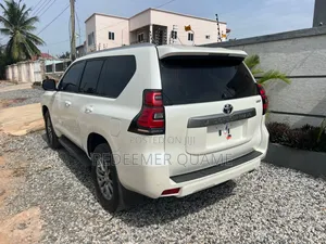 Toyota Land Cruiser Prado 2.7 2019 White