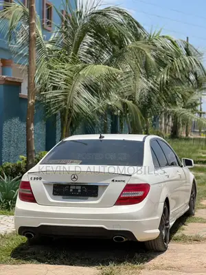 Mercedes-Benz C300 Luxury 4Matic Sedan AWD (3.5L 6cyl 7A) 2014 White