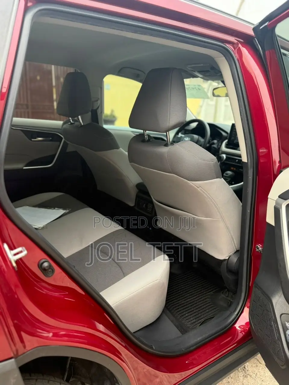 Toyota RAV4 XLE 2022 Red