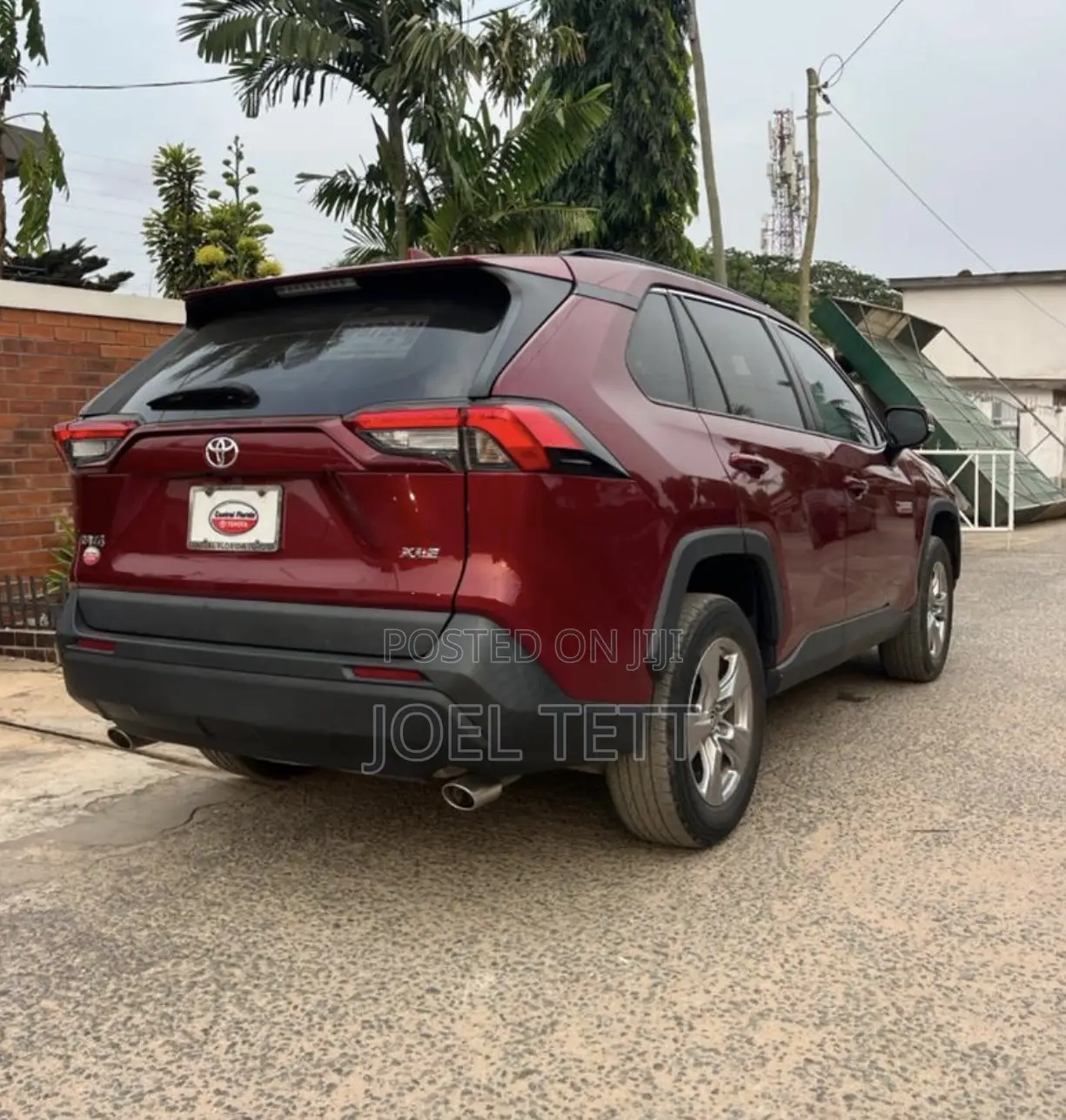 Toyota RAV4 XLE 2022 Red
