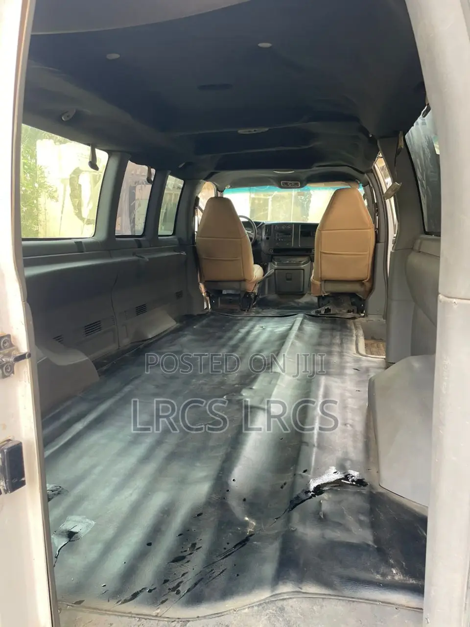 Chevrolet 3500 2005 White