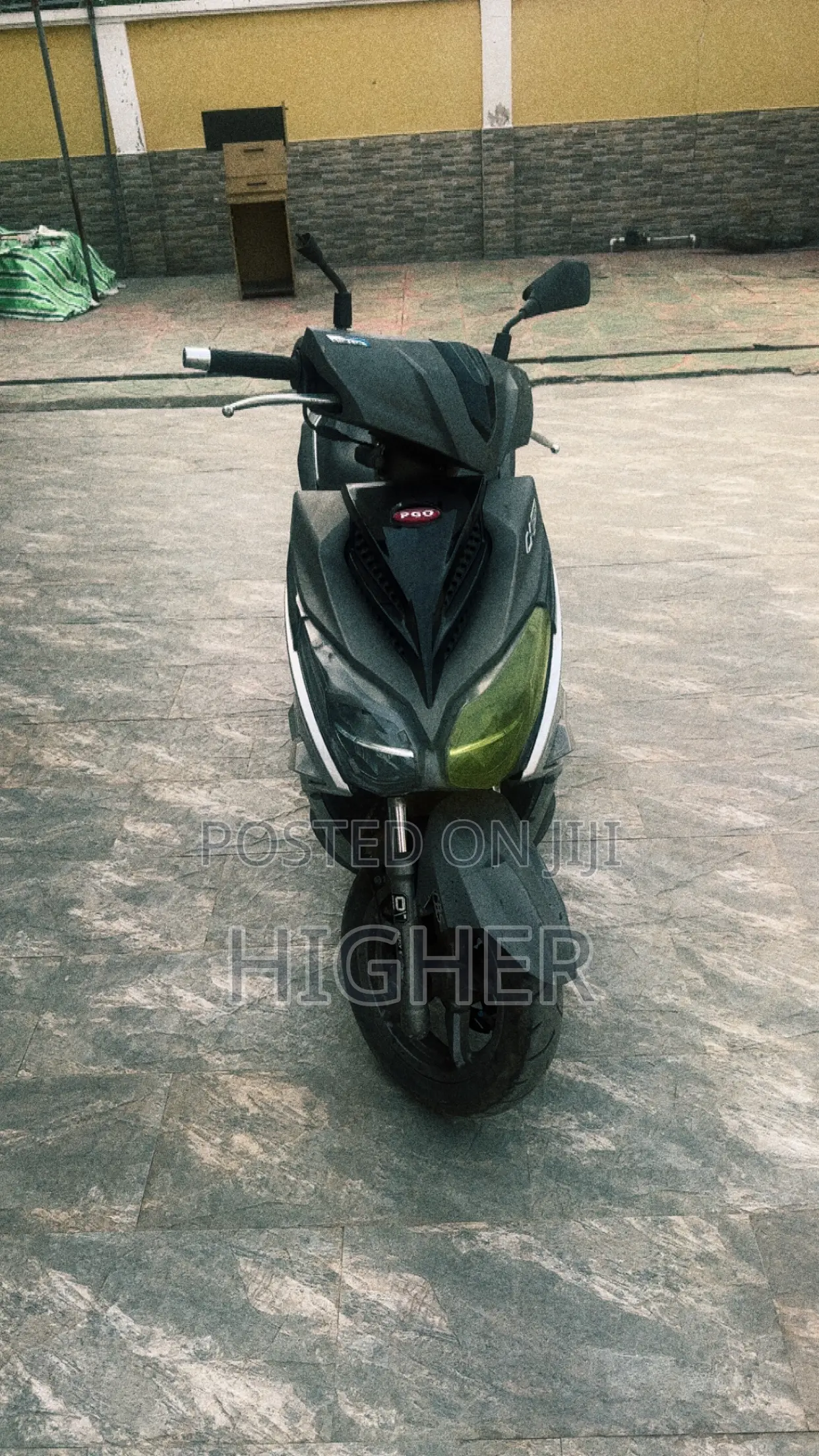 Piaggio Scooter 2024 Gray