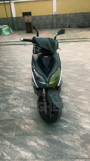 Piaggio Scooter 2024 Gray