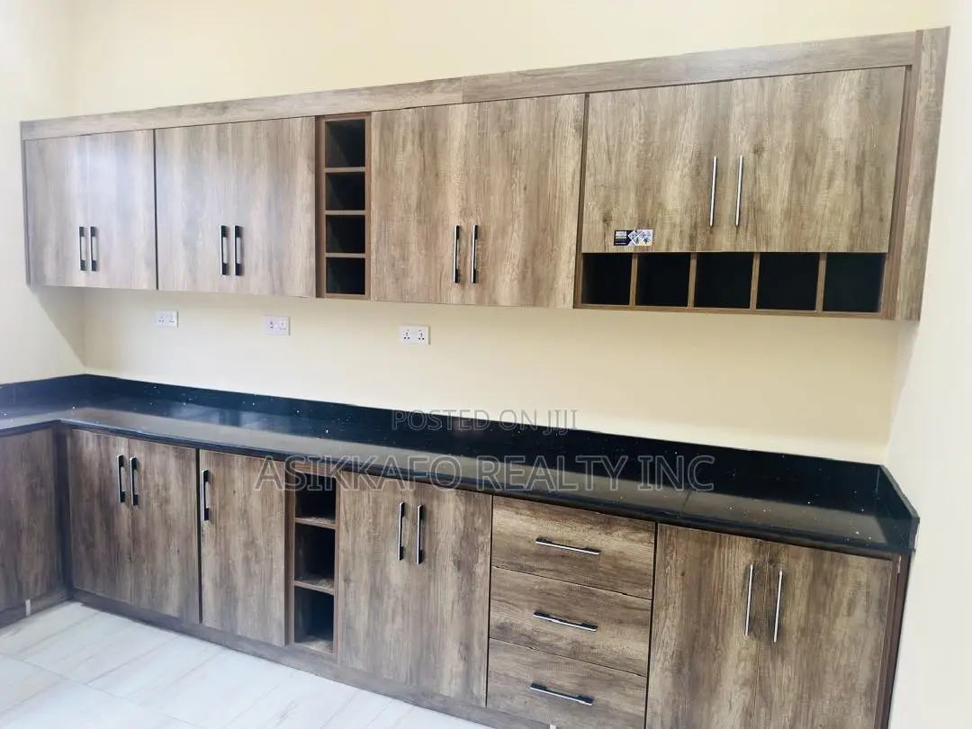 3bdrm House in Community 18, Spintex for rent