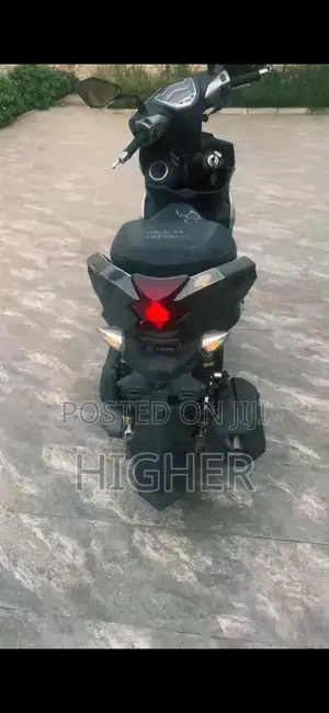 Piaggio Scooter 2024 Gray