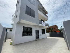 3bdrm House in Labone, Coffee Shop Area for sale
