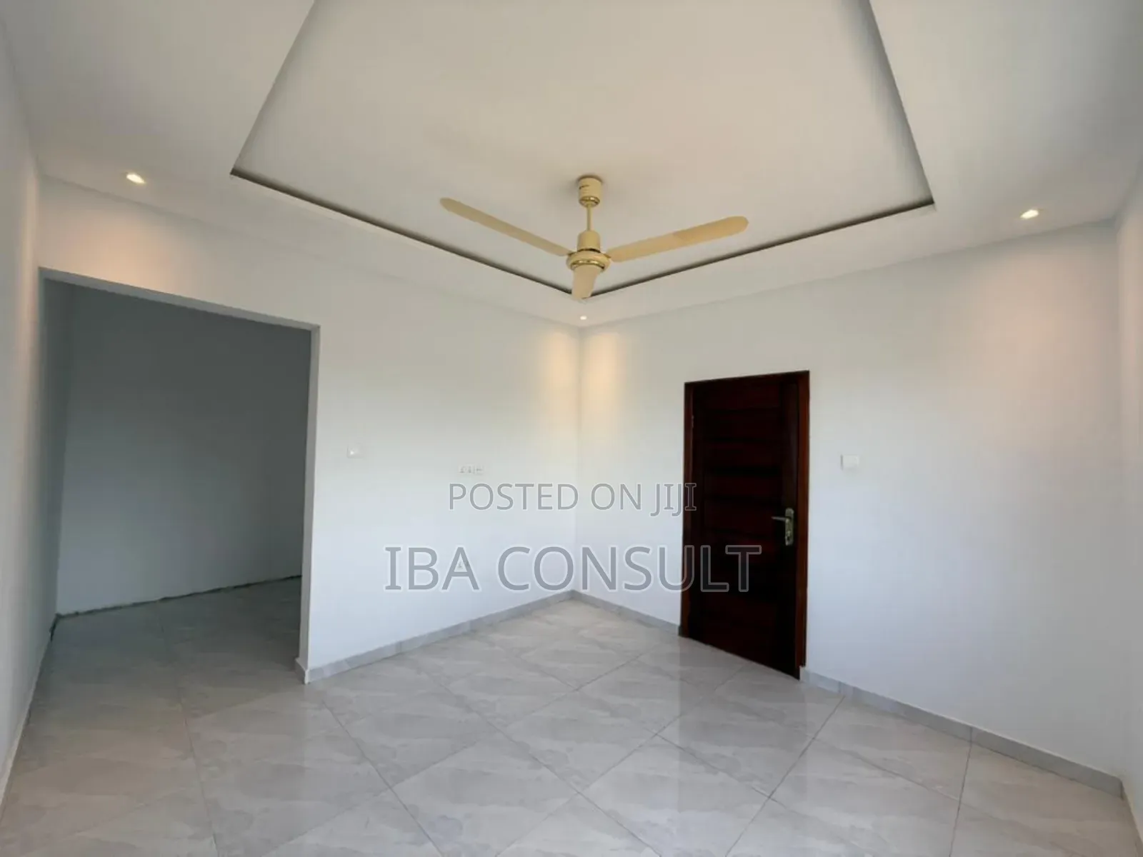 3bdrm House in Labone, Coffee Shop Area for sale