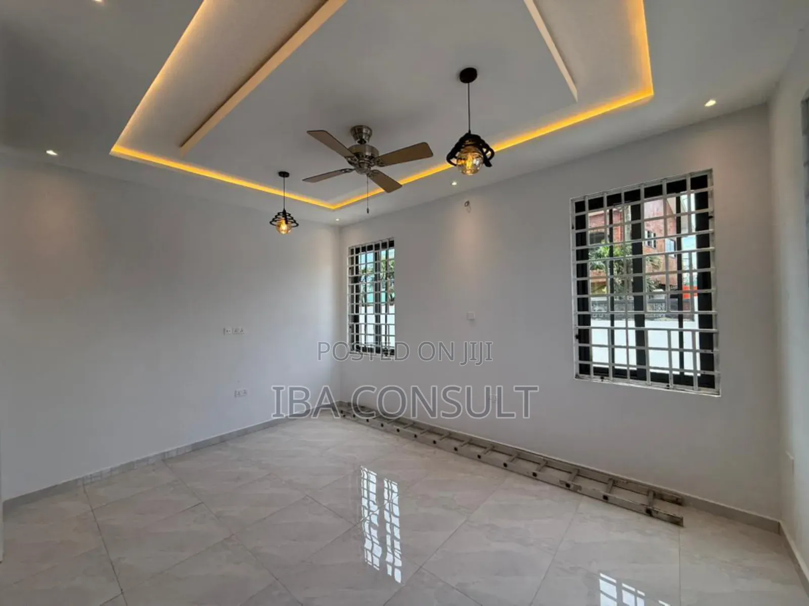 3bdrm House in Labone, Coffee Shop Area for sale