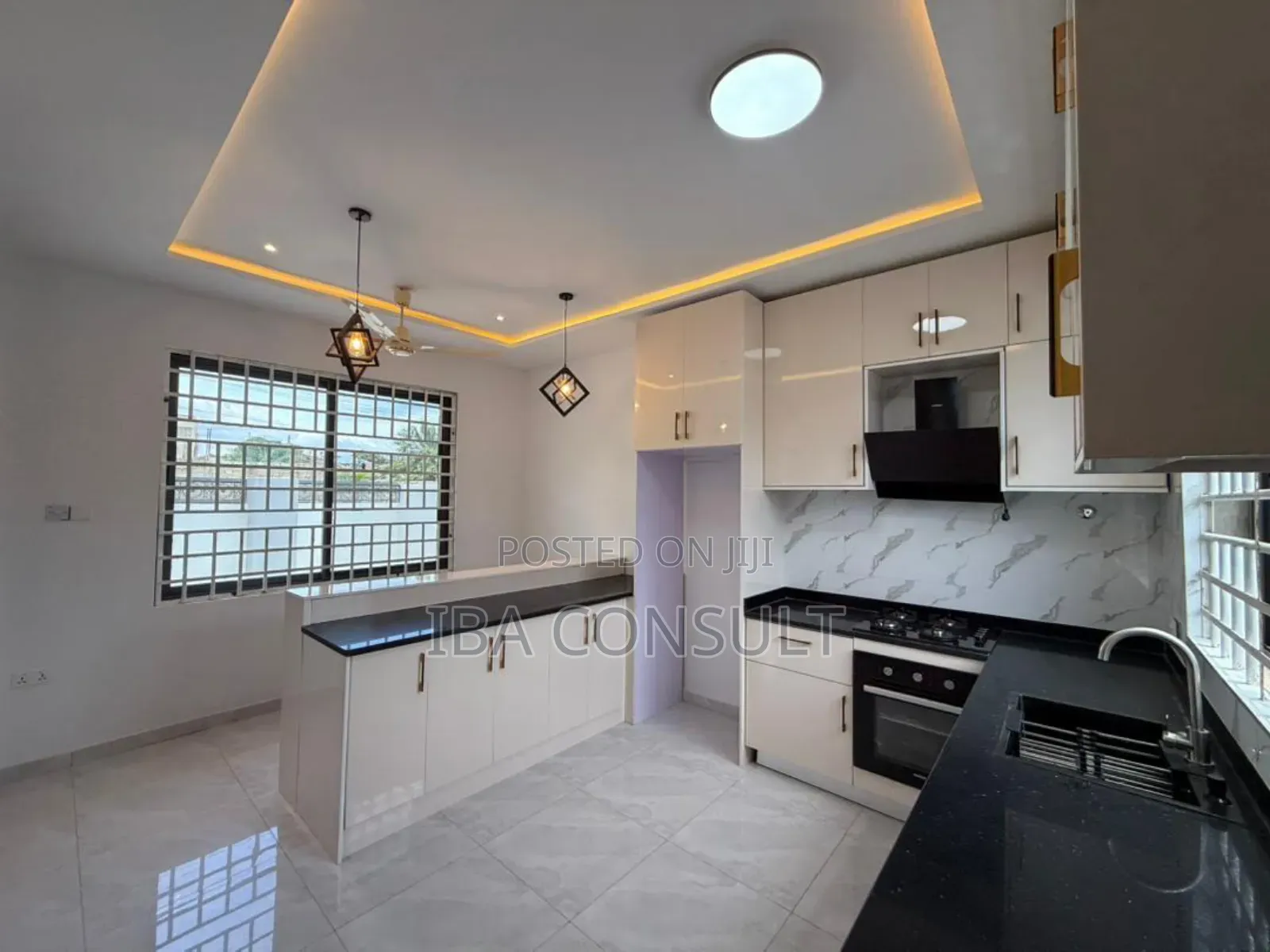 3bdrm House in Labone, Coffee Shop Area for sale