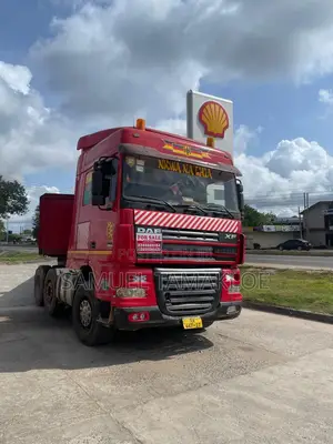 Daf Xf Single Axle With Helper. Trailer Inclusive