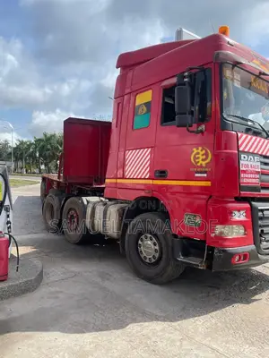 Daf Xf Single Axle With Helper. Trailer Inclusive