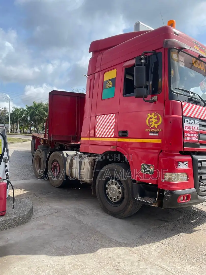 Daf Xf Single Axle With Helper. Trailer Inclusive
